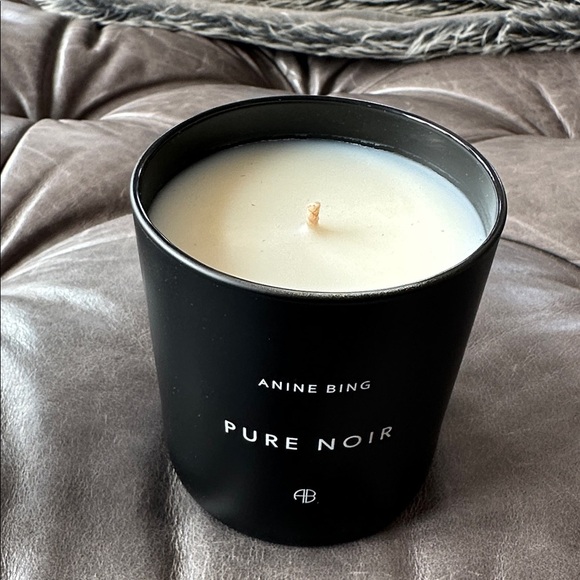 Anine Bing PURE NOIR SCENTED CANDLE NEW IN BOX. Giftable! - Picture 6 of 7